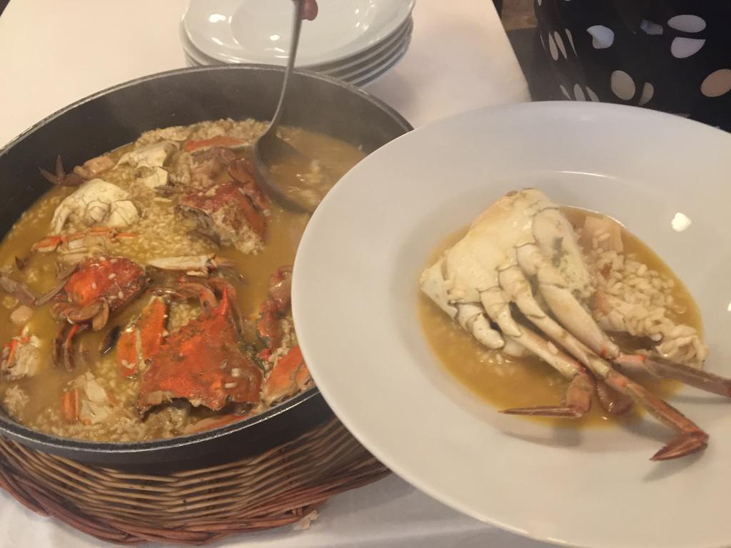 Hotel Restaurant Llansola ซันต์การ์เลสเดลาราปีตา ภายนอก รูปภาพ